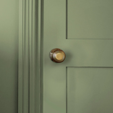 William Morris At Home Sauntered Leaf Paint - 124315_DETAIL_SAUNTERED LEAF_01.jpg