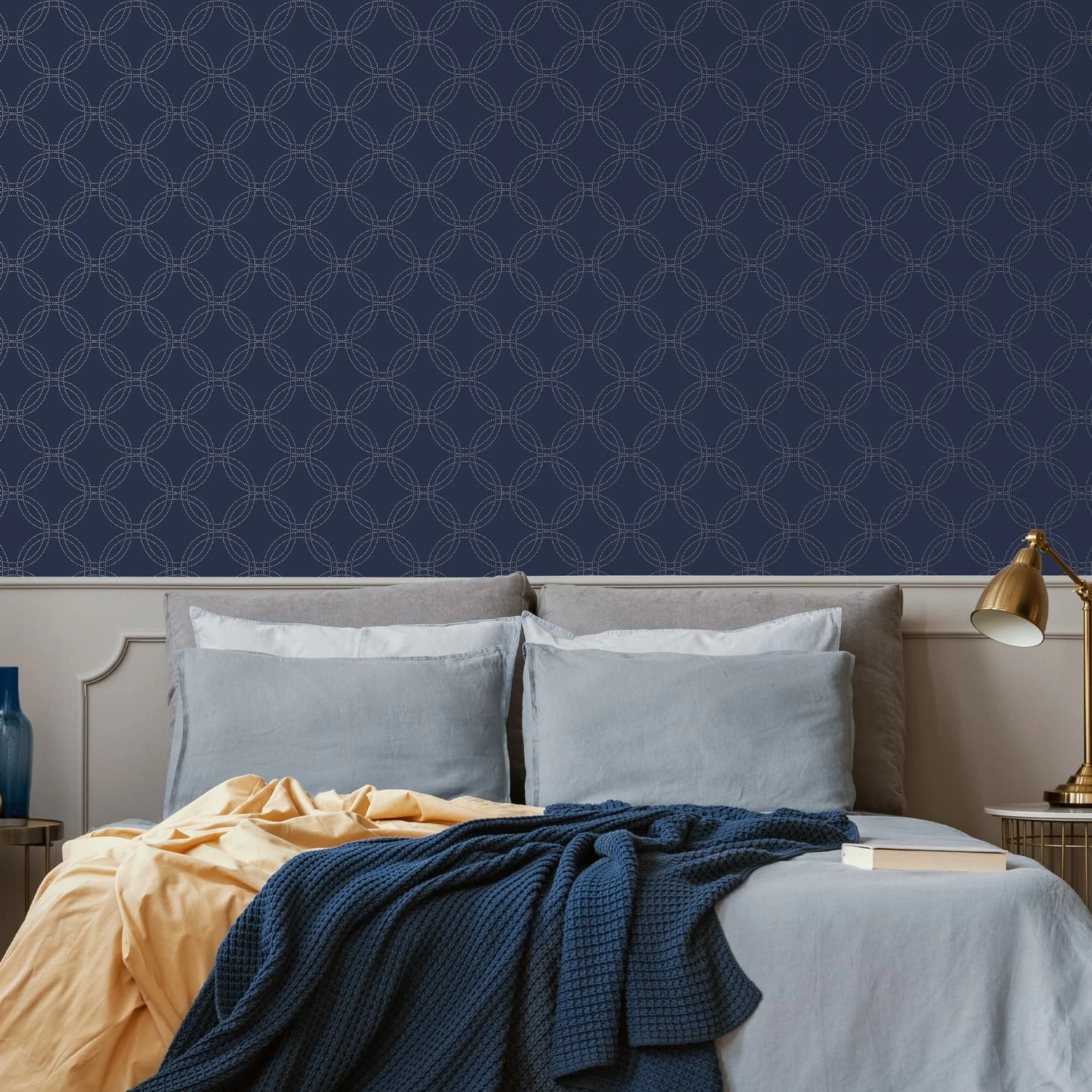 Serpentine Navy Wallpaper