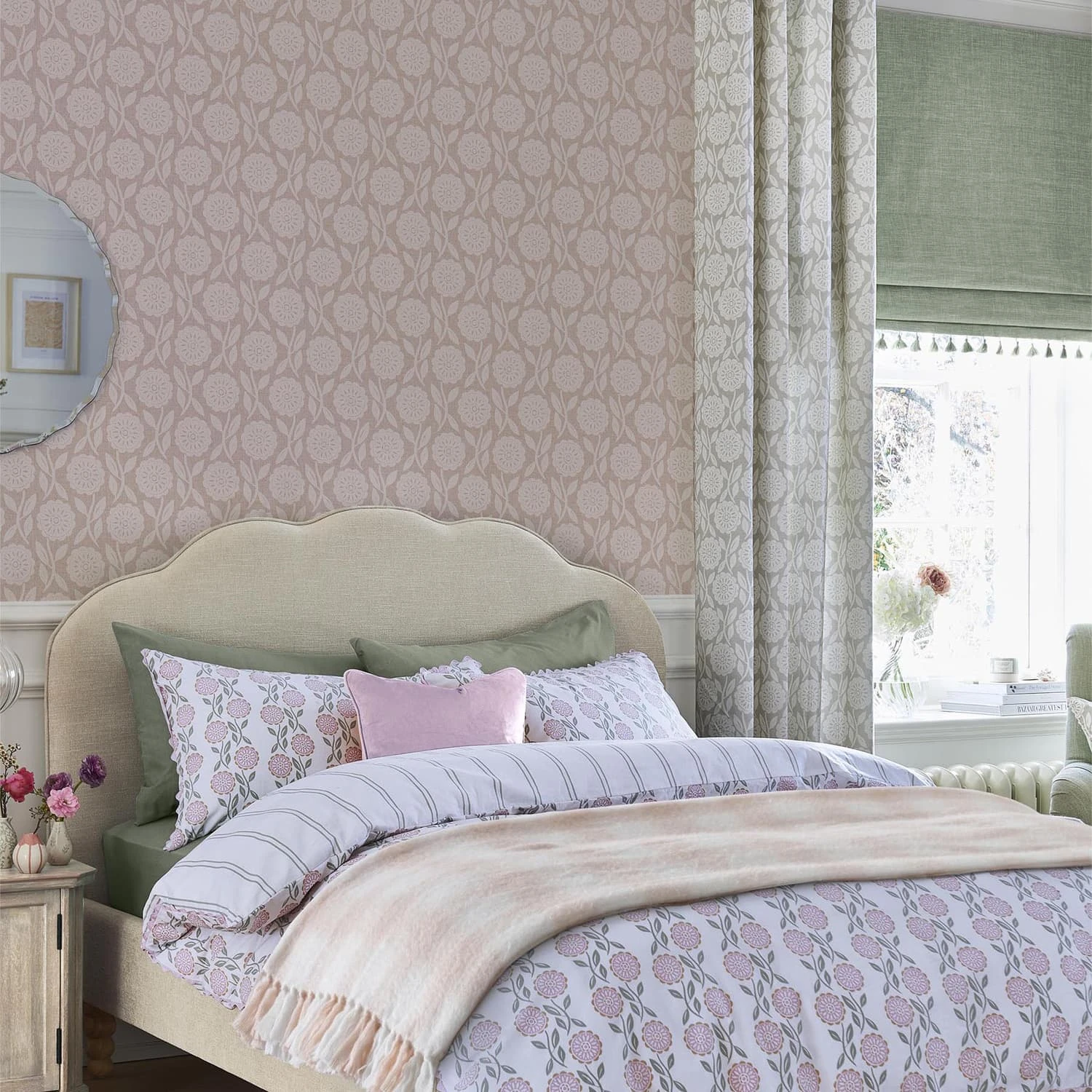 Medley Pink Wallpaper