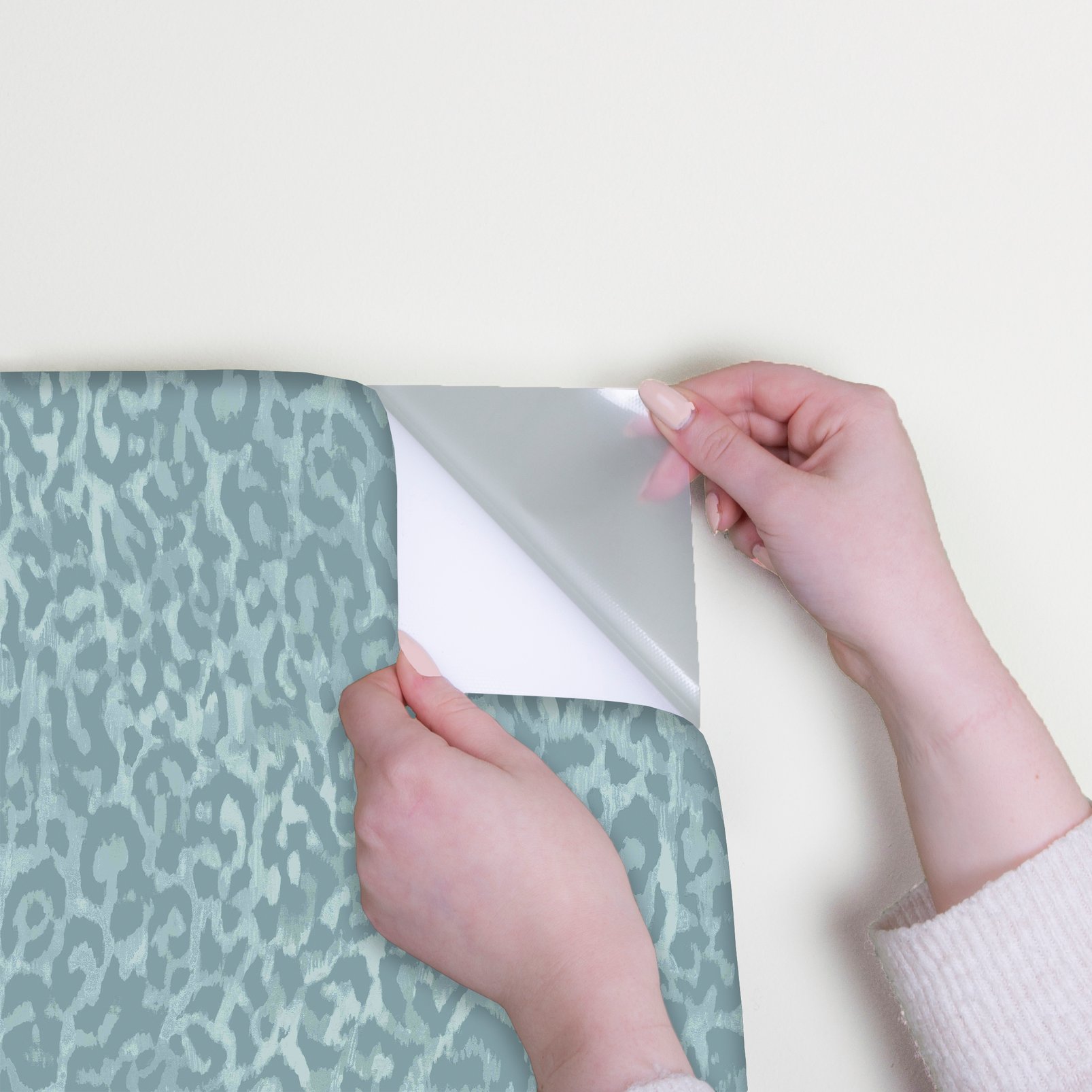 Nicole Miller Laid Back Leopard Peel & Stick Minted Wallpaper