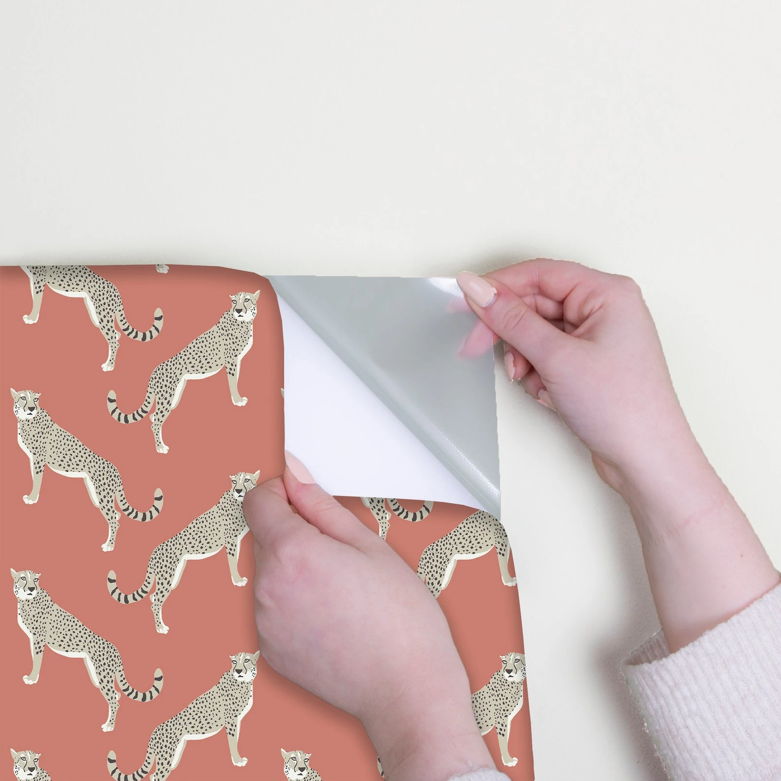 Nicole Miller Guepardo Peel & Stick Coral Wallpaper