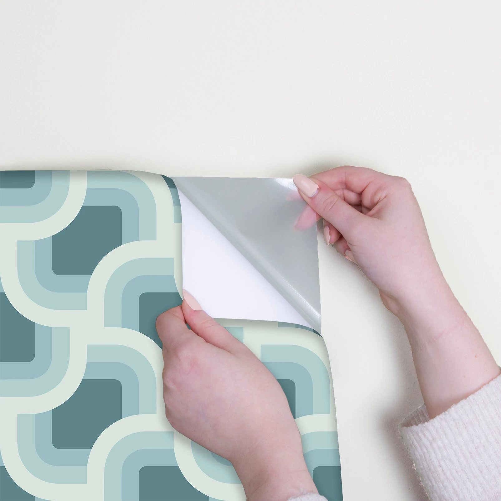 Nicole Miller Retro Geo Peel & Stick Spa Wallpaper