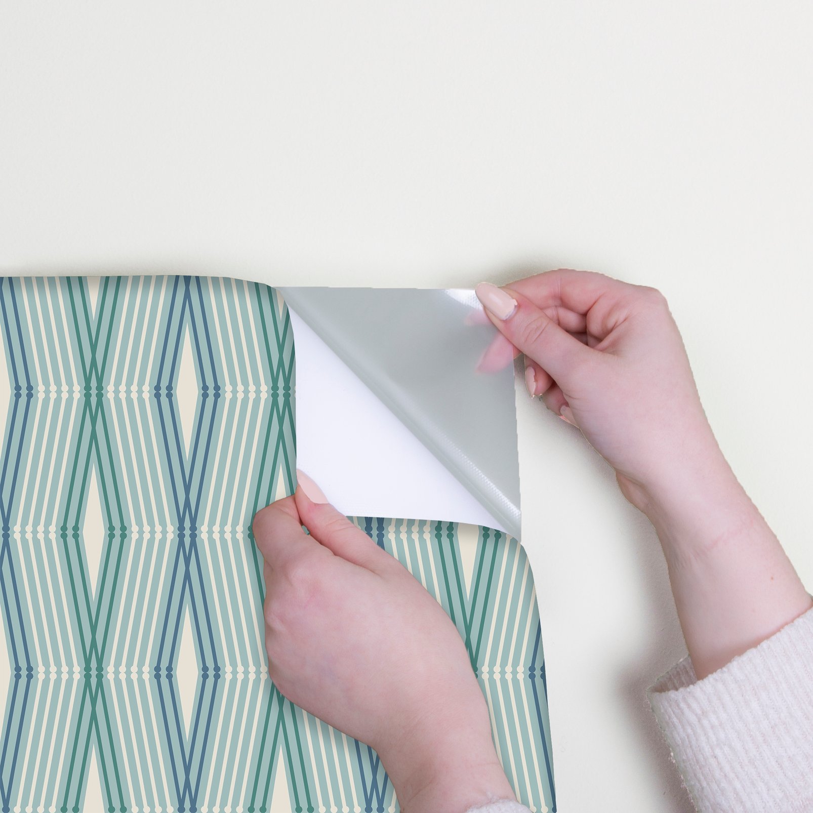 Nicole Miller Hard Edge Ogee Peel & Stick Chambray Wallpaper